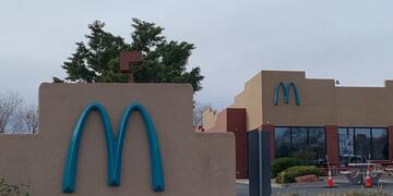 Mcdonald's con el logo azul