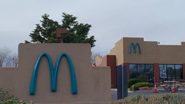 Mcdonald's con el logo azul