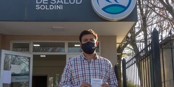 Presidente Comunal de Soldini se vacunó contra el Covid-19 (Facebook Alejandro Luciani)