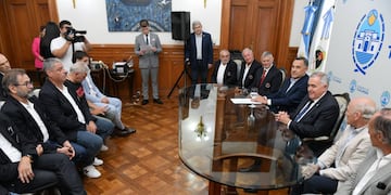 El gobernador Jaldo resaltó el vínculo histórico y la contribución social del club Cissou Boy de Montpellier.
