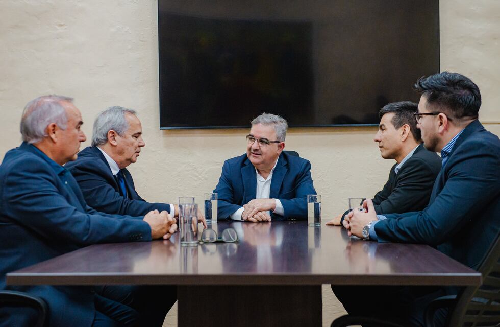 Jalil se reunió con representantes de la Federación de Ciencias Económicas