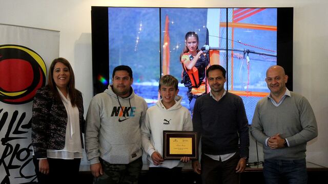 Jóvenes artistas y deportistas de VCP
