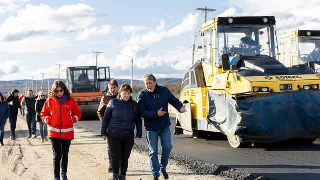 Autoridades de Vialidad Nacional recorrieron la obra de pavimentación de la ruta Nº1