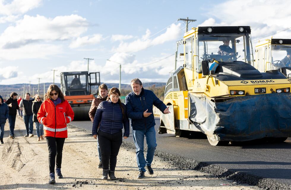 Autoridades de Vialidad Nacional recorrieron la obra de pavimentación de la ruta Nº1