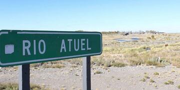 Conflicto entre Mendoza y La Pampa por el río Atuel.