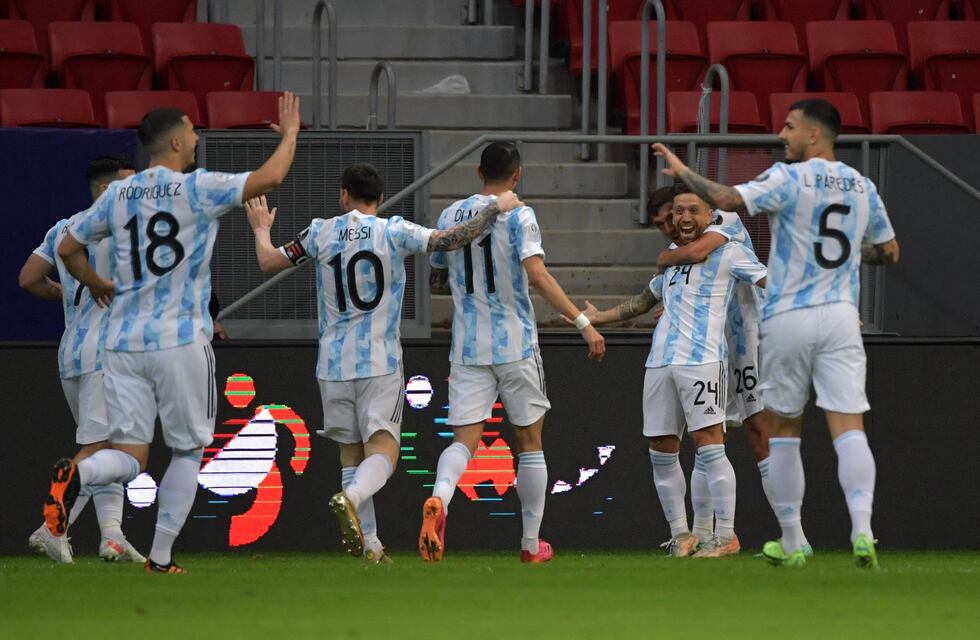 Copa América: Argentina derrotó 1-0 a Paraguay con un golazo del Papu Gómez