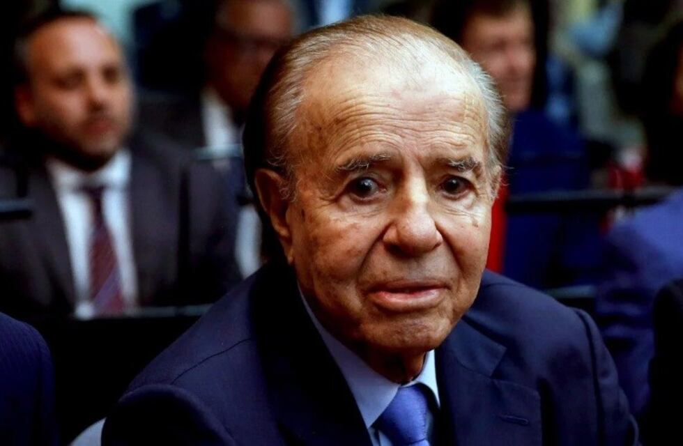 Carlos Menem continua en estado delicado en el sanatorio Los Arcos