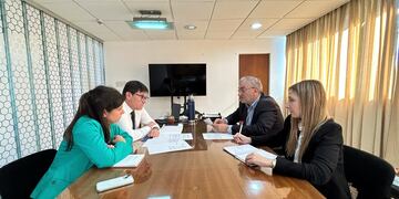 Reunión entre el senador Alcides Calvo y el ministro de Educación, José Goity