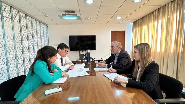 Reunión entre el senador Alcides Calvo y el ministro de Educación, José Goity