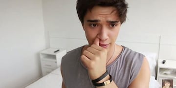 Julián Serrano está en pareja con Sofía Alberto.