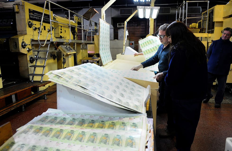 Una nueva apuesta del Gobierno para bajar la inflación: analizan crear billetes de mayor denominación