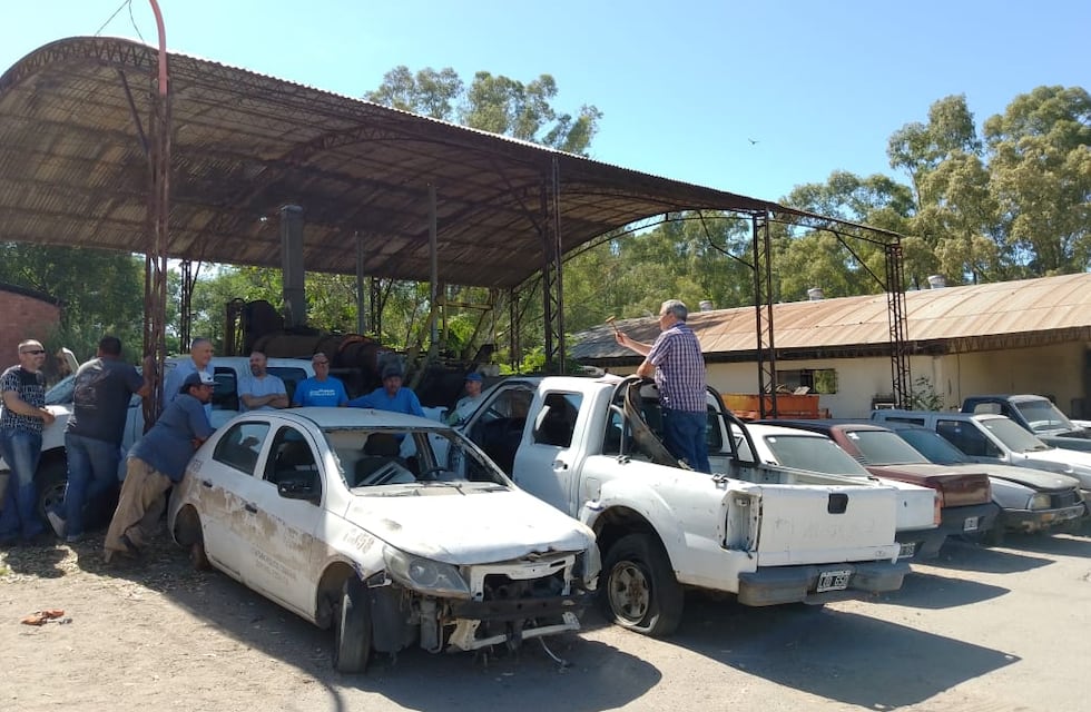 El Municipio remató vehículos y material en desuso del Corralón de 12 de mayo