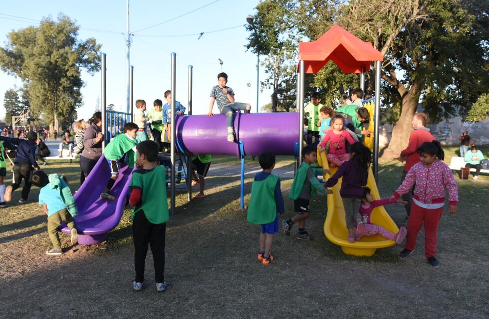 Nuevos juegos infantiles para la plaza del barrio Barranquitas