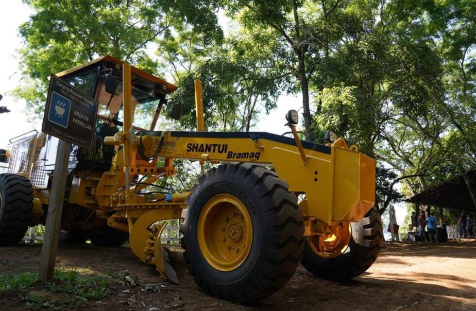 Panambí: el Gobernador lanzó la temporada de verano y entregó equipamientos para campings