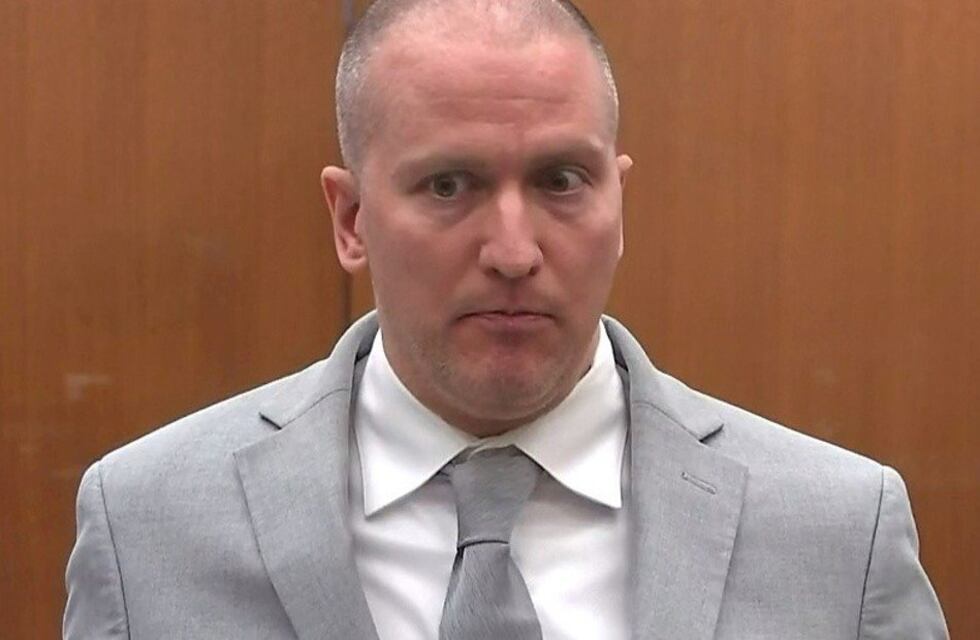 Crimen de George Floyd: condenan a 22 años y medio de cárcel al expolicía Derek Chauvin