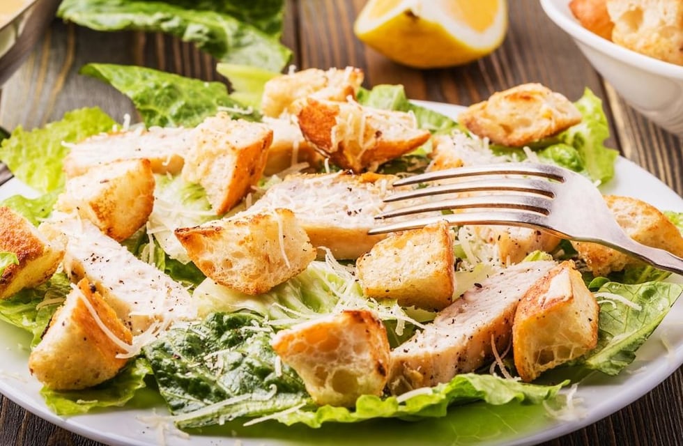 Ideal para el calor: cuál es receta original de ensalada César y cómo hacerla en casa