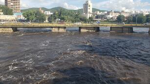 Villa Carlos Paz. Crecida del río San Antonio (Imagen ilustrativa/La Voz).