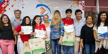 Ediles capitalinos recibieron en Sala de Comisiones del Concejo a docentes y alumnos de la Escuela de Minas y del Colegio N.º 1 que participaron en la Olimpiada Argentina de Biología.