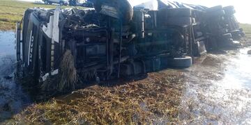 Chocaron tres camiones cerca de Cacharí