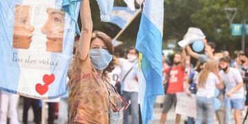 Marcha pro vida, en contra del tratamiento de una ley que garantiza el aborto seguro, legal y gratuito en Argentina (Mariana Villa/Los Andes).