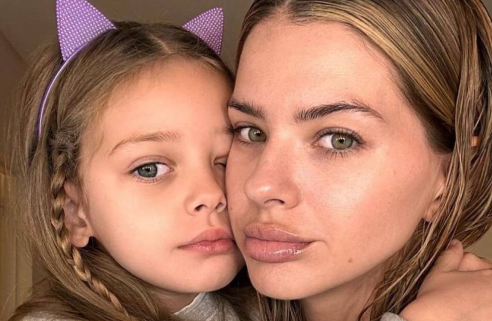 Magnolia Vicuña la rompió con un look de estilo universitario