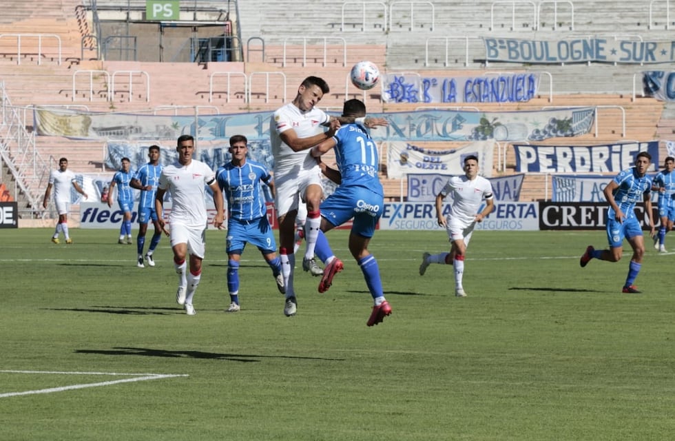Estudiantes derrotó a Godoy Cruz en Mendoza y está imparable