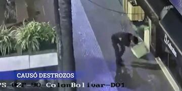 Posadas: causaba disturbios en pleno centro y fue detenido por policías.