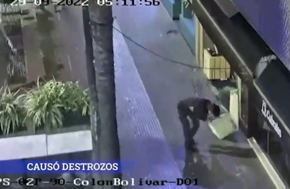 Posadas: causaba disturbios en pleno centro y fue detenido por policías