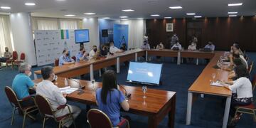 Del encuentro participaron representantes de la salud, de las fuerzas de seguridad y legisladores provinciales.