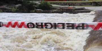 Creciente del río San Antonio en Villa Carlos Paz. (Foto: archivo).