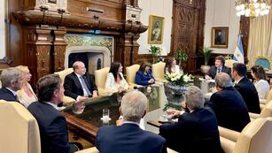 La reunión de ministros de anoche.