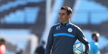 Un año atrás, el 19 de mayo de 2021, Guillermo Farré volvía a Belgrano, ahora como entrenador (Prensa Belgrano).