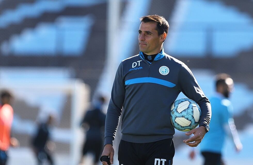 Guillermo Farré prepara dos cambios en Belgrano; y fijó su posición sobre la localía en el regreso del público