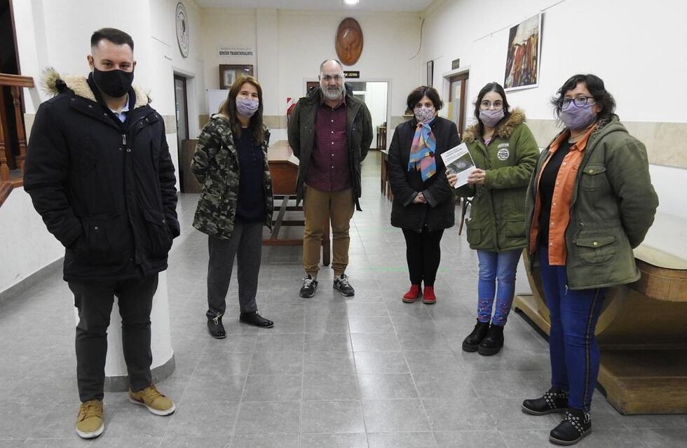 Dirigentes radicales visitaron la Biblioteca Rivadavia