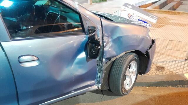 Accidente vial en Puerto Iguazú dejó un saldo de dos personas heridas.