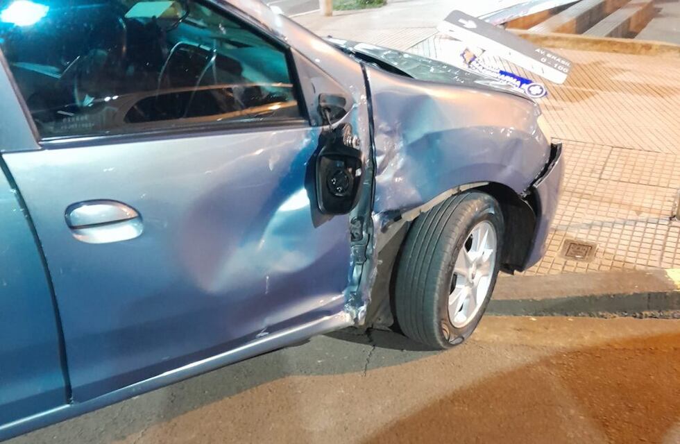 Accidente vial en Puerto Iguazú dejó un saldo de dos personas heridas