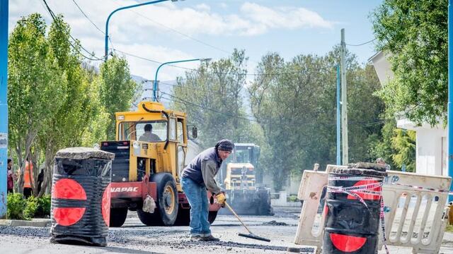 Personal municipal de Ushuaia repavimentó un tramo de la calle Rivadavia que ya fue habilitada