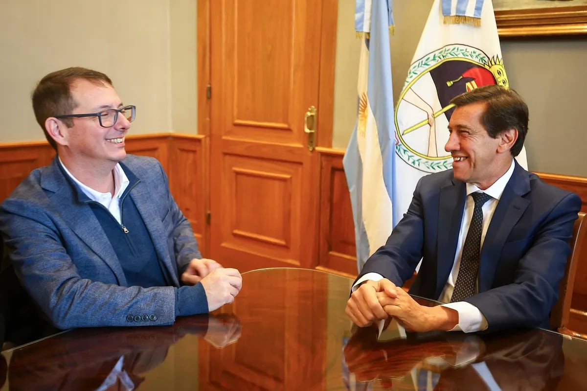 Diferentes temas de interés para la provincia repasaron el secretario de Hacienda de la Nación, Carlos Guberman, y el gobernador Carlos Sadir, en la Casa de Gobierno.