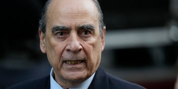 Francos admitió que el anuncio del plan para el uso de “dólares del colchón” se demoró por aspectos legales (AP Foto/Natacha Pisarenko, Archivo)