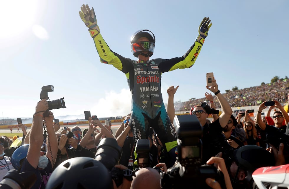 Valentino Rossi terminó su última carrera en MotoGP y se retiró del motociclismo