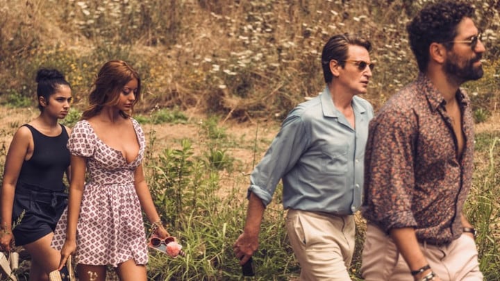 La película sugerida en el artículo originalmente se llama Une fille facile.