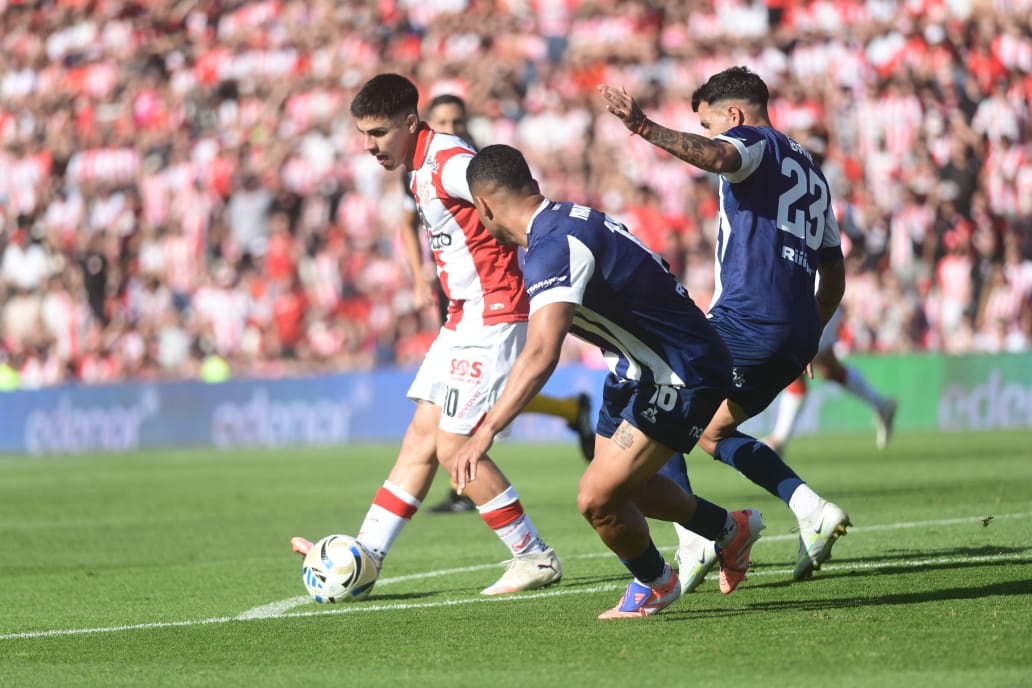 Instituto y Talleres se enfrentaron en el Monumental de Alta Córdoba por la última fecha de la Zona B del Torneo Clausura de la Liga Profesional. (José Gabriel Hernández y Javier Ferreyra / La Voz)
