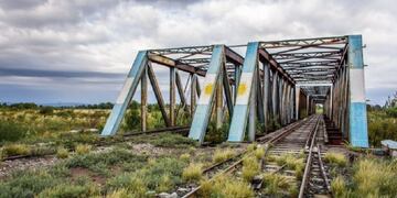 El ferrocarril vuelve a llenar de vida las estaciones de algunos pueblos mendocinos.