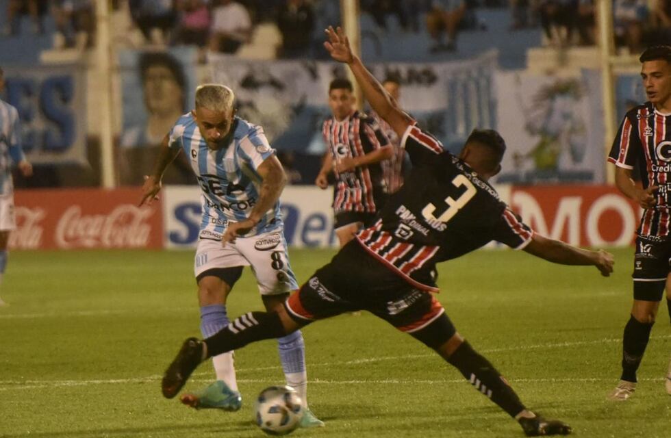 Racing lo empató sobre el final ante Chacarita, pero no le alcanza para el Reducido