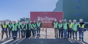 El gobernador Jalil y el embajador David Seldon Cairns supervisaron la producción y expansión de la planta que impulsa la transición energética en la región.