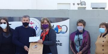 Popo Giaveno junto a Veteranos de guerra realizaron donación