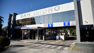 Ingreso de la Villa Residencial San Isidro de Villa Allende, Córdoba, donde registraron la brutal golpiza a un perro.