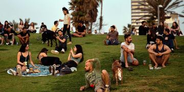 Israel suspende a partir de este domingo el uso obligatorio de barbijos al aire libre.