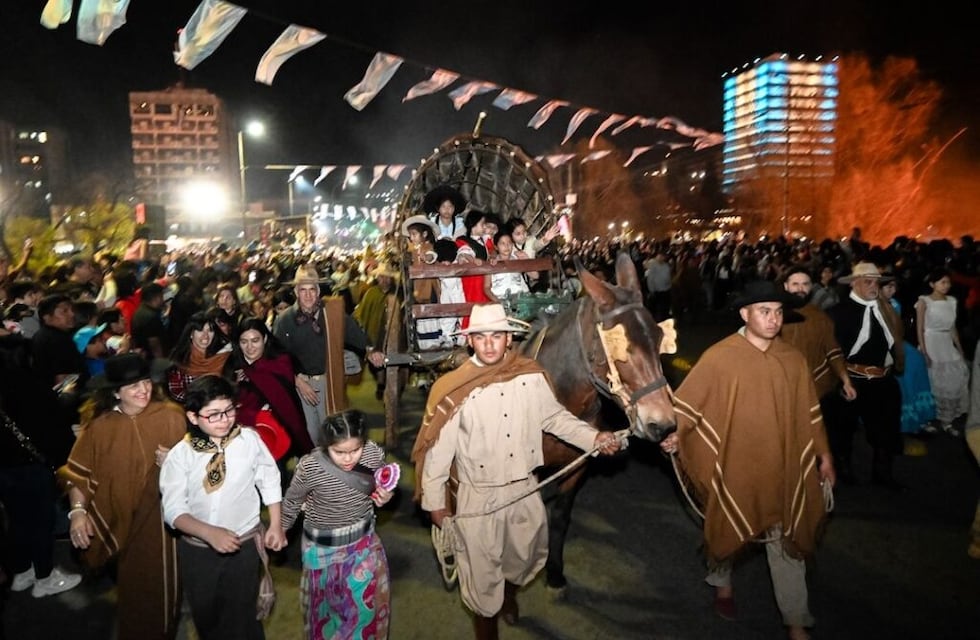 Con masivas expresiones, la comunidad renovó el homenaje popular al Éxodo Jujeño de 1812
