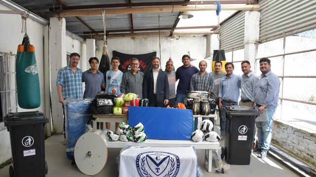 El intendente Azcué a favor del rol que cumplen los clubes de barrio.